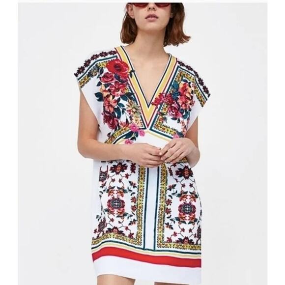 Zara Shift Dress – Size Medium  White Red Floral V-Neck Sleeveless Pullover  NWT - Picture 1 of 10